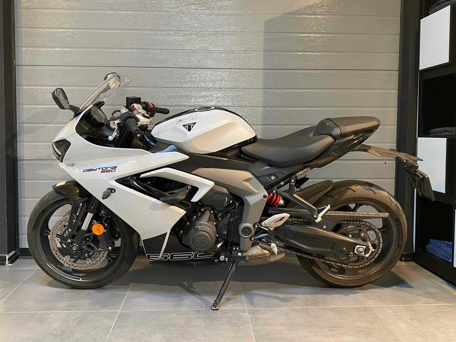Motocicleta Triumph Daytona 660 Second 2024