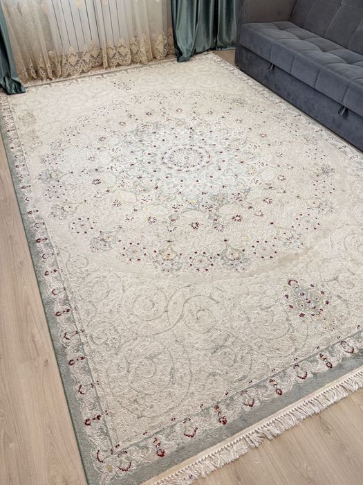 Продам ковер (2 штуки)