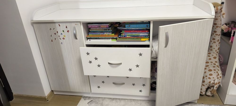 Comoda dormitor in condiții foarte bune