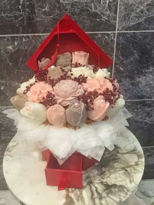 Ароматен букет с неувяхващи цветя