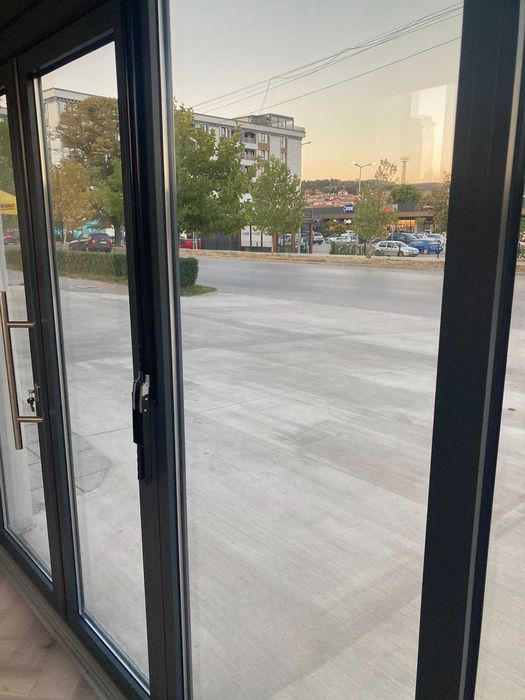 Търговско помещение под наем