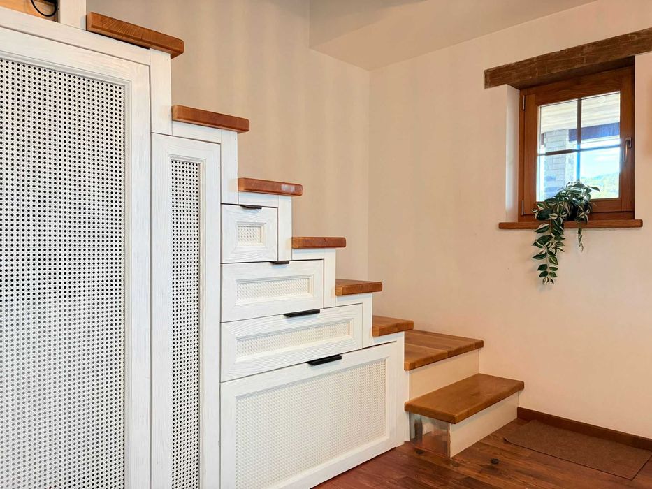 Scari de interior (la comanda)