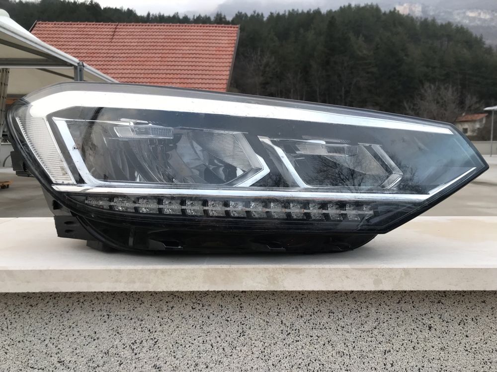 Десен фар за Туаран 2016-2023г.VW Touran
