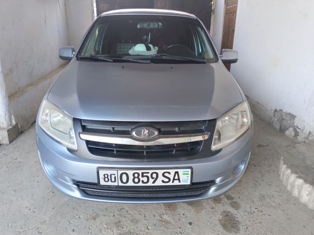Lada granta 2012