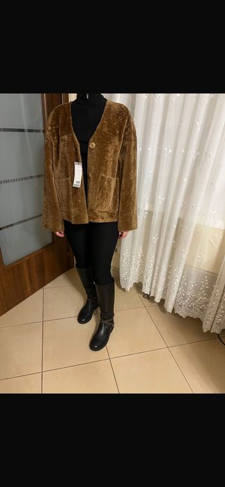 Vând Haină din blană de miel reversibilă