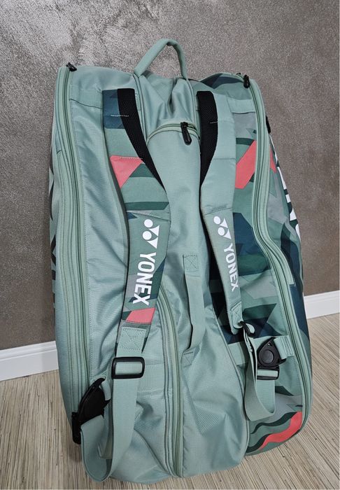 Geanta yonex de 12 rachete