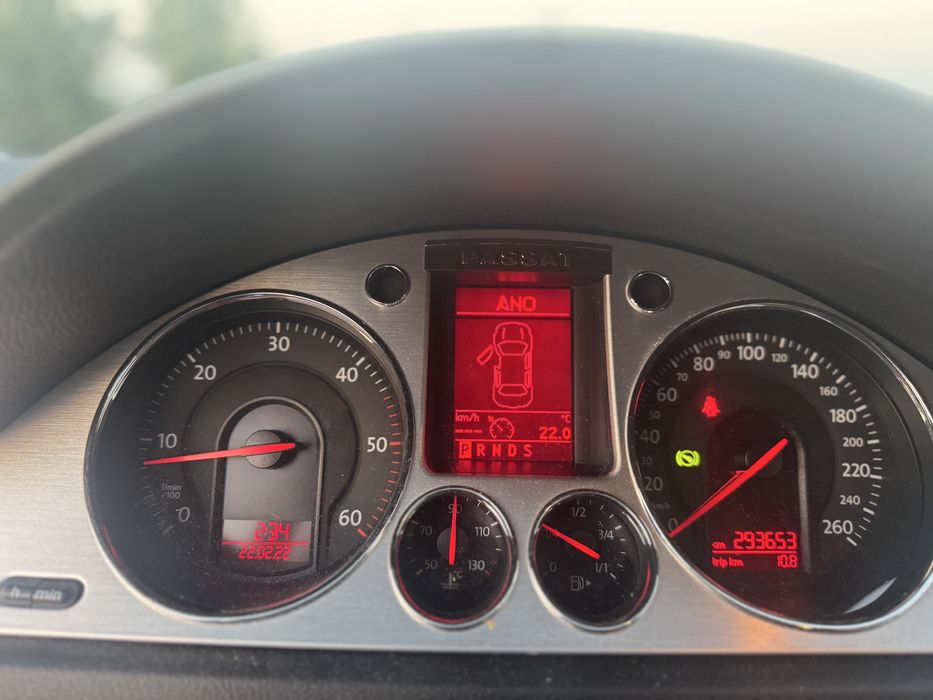 Volkswagen Passat 2.0 INDIVIDUAL  170cp DSG/Navi