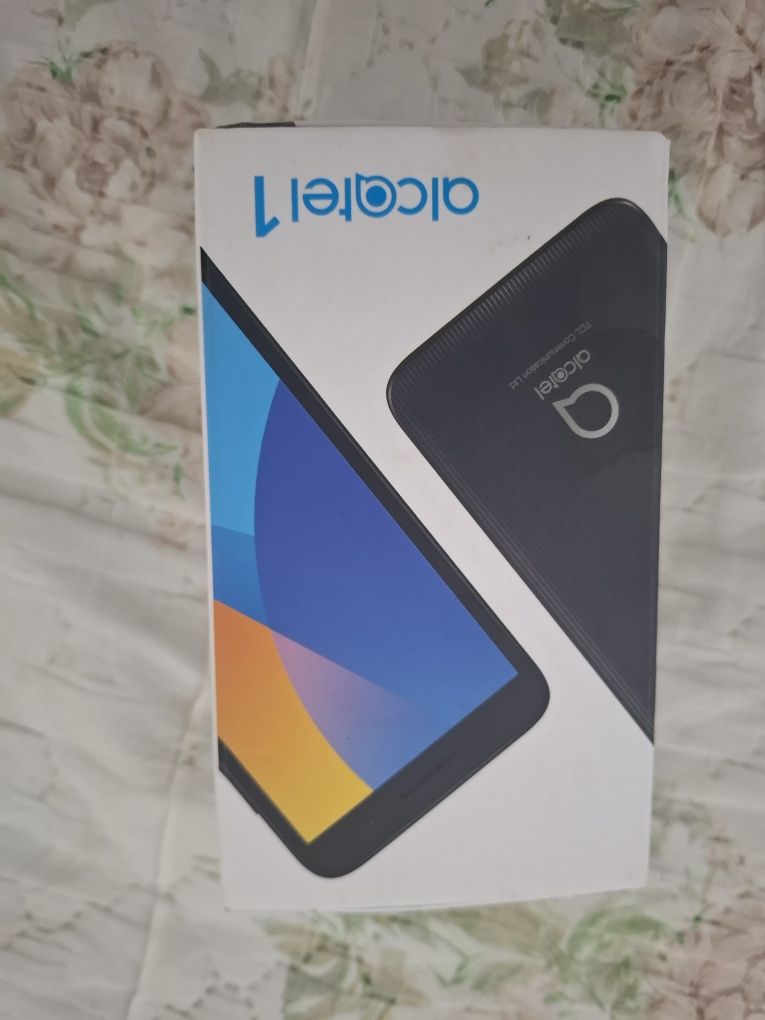 Alcatel    5033Y