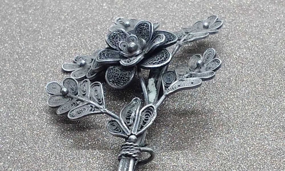 Broșă din argint filigran, buchet floral bogat