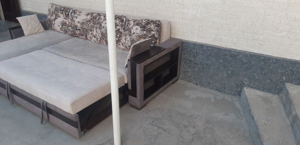 Продам гостинный угалок