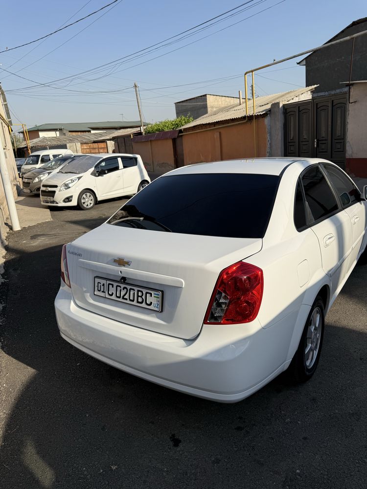Lacetti Gentra белый (без люка)