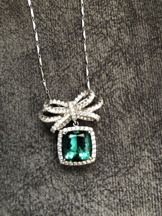 Vand piesa din pietre si metal pretios