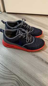 Adidasi Nike marimea 37.5