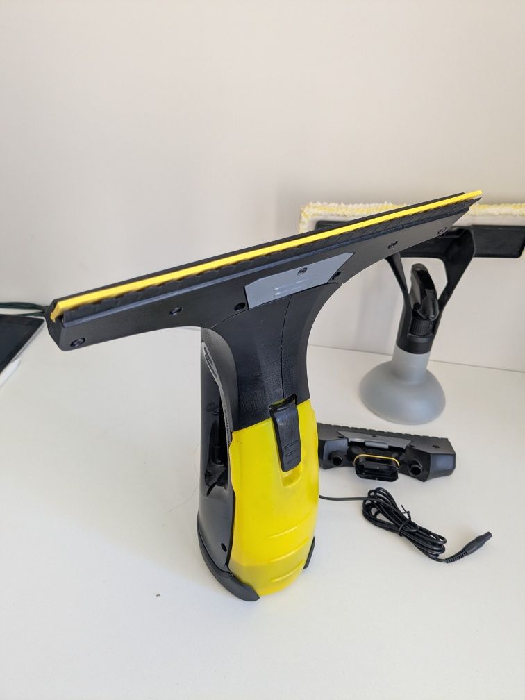 Уред за почистване на прозорци Karcher WV 2 Premium