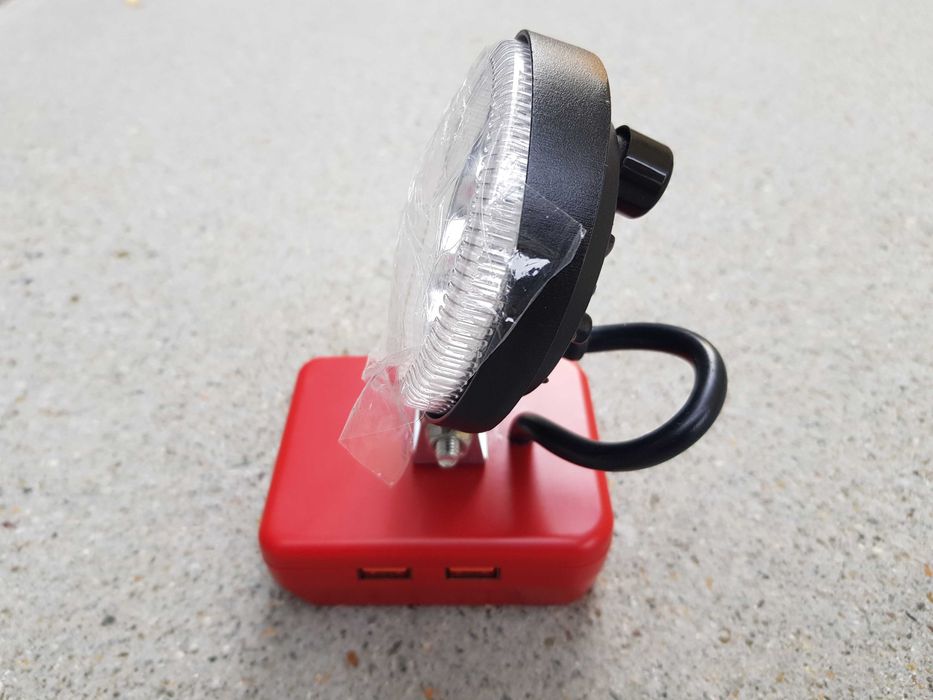 Lanterna led pentru baterii DeWalt sau Milwaukee, port usb