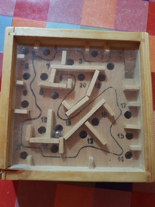 Joc dexteritate îndemânare din lemn cu bila