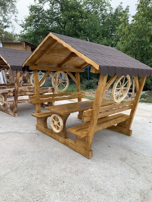 Foisor rustic din lemn