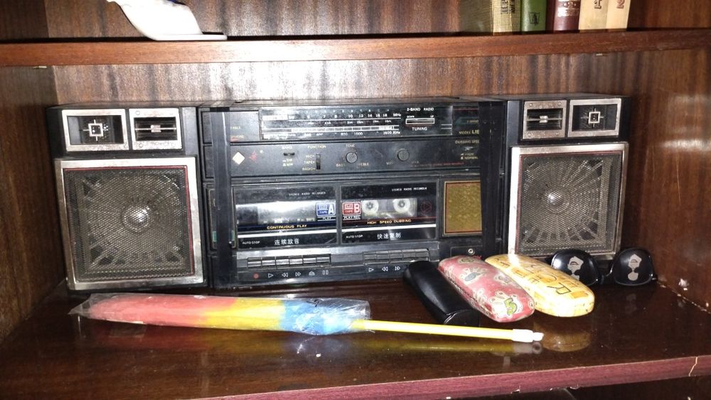 Магнитофон китайский светомузыка