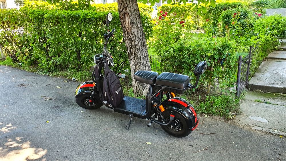 Vand scuter electric limitat la 25km/h cu acte