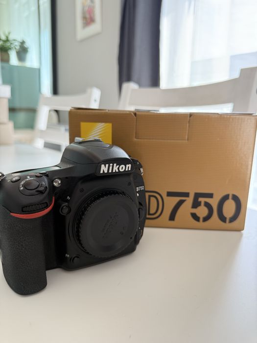 Nikon D750 | 157000 cadre, 2 baterii, 2 carduri