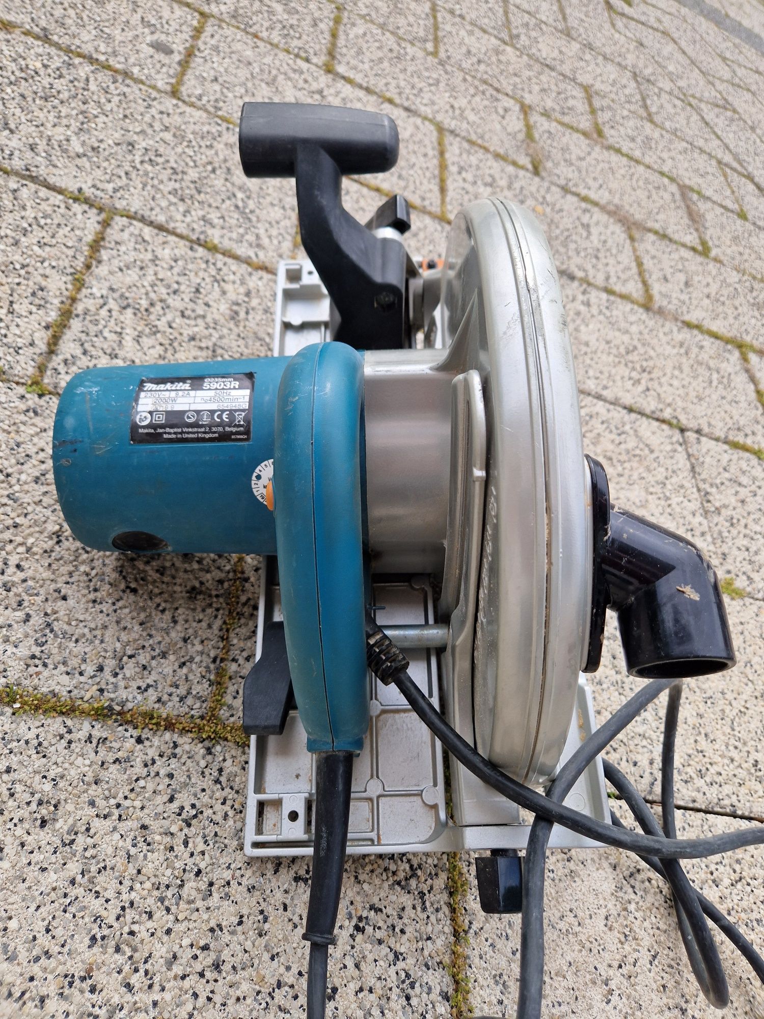 Ръчен Циркуляр makita 5903R