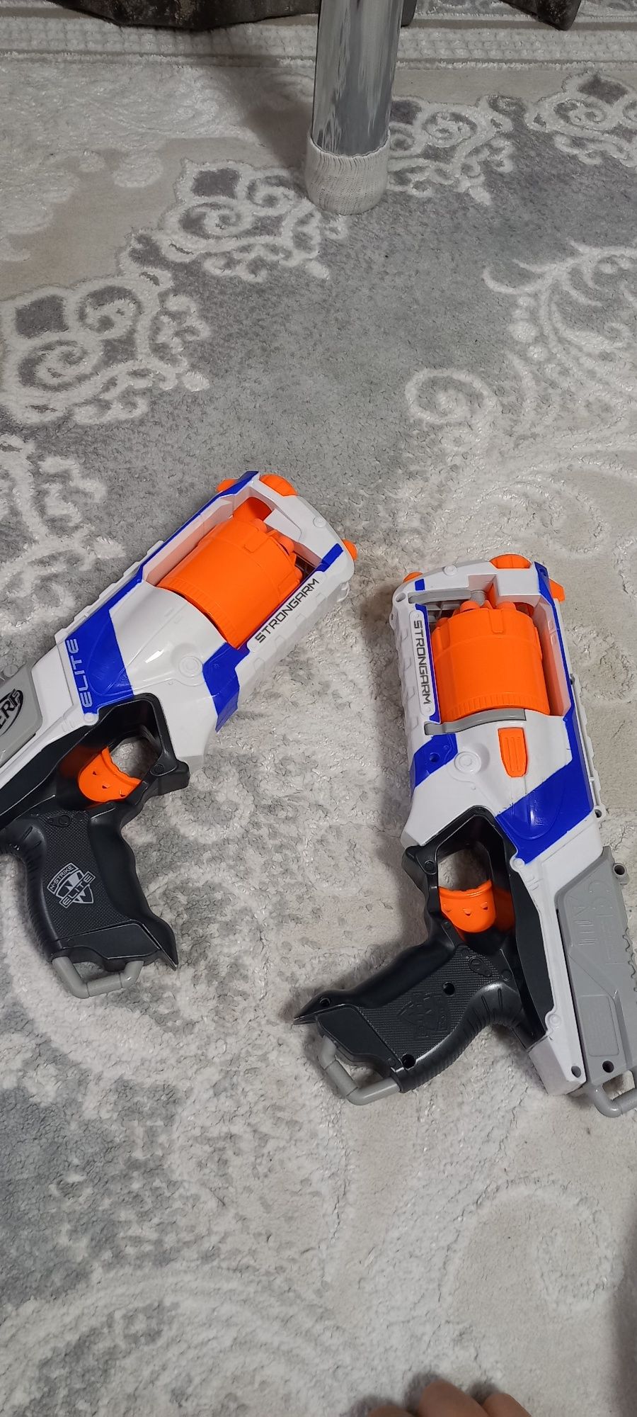 2 пистолета Nerf strongarm