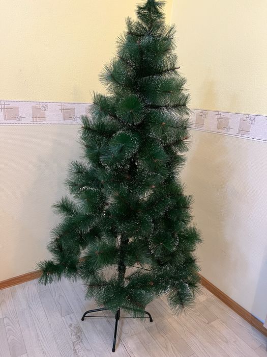 Продам елку искусственную