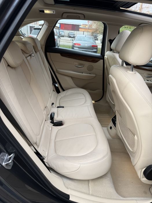 BMW 218i Luxury Line automat - benzina