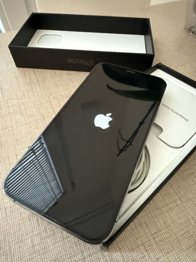 Iphone 12 pro - като нов