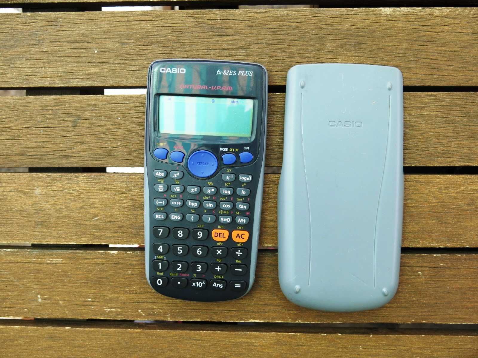 Научен калкулатор CASIO FX-82EX