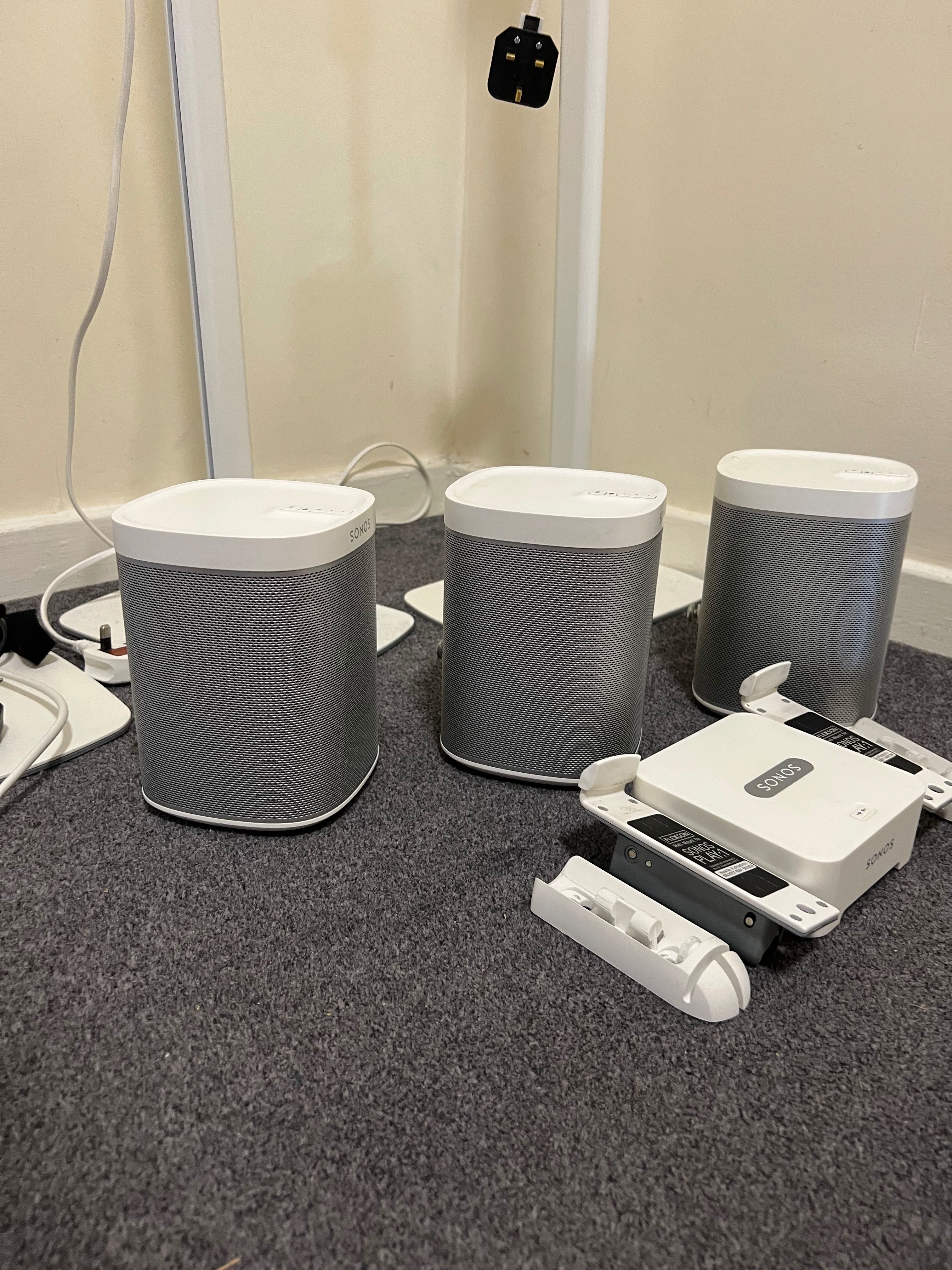 Sonos play 1 колони стойки bridge