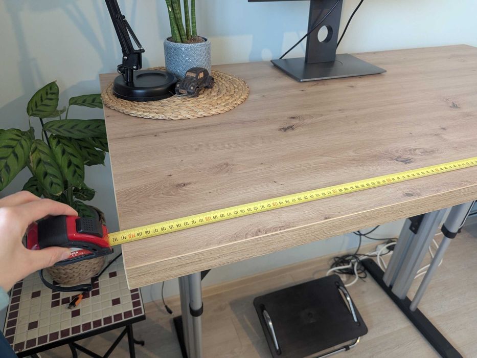 Електрическо бюрo с регулируема височина, цена 350лв