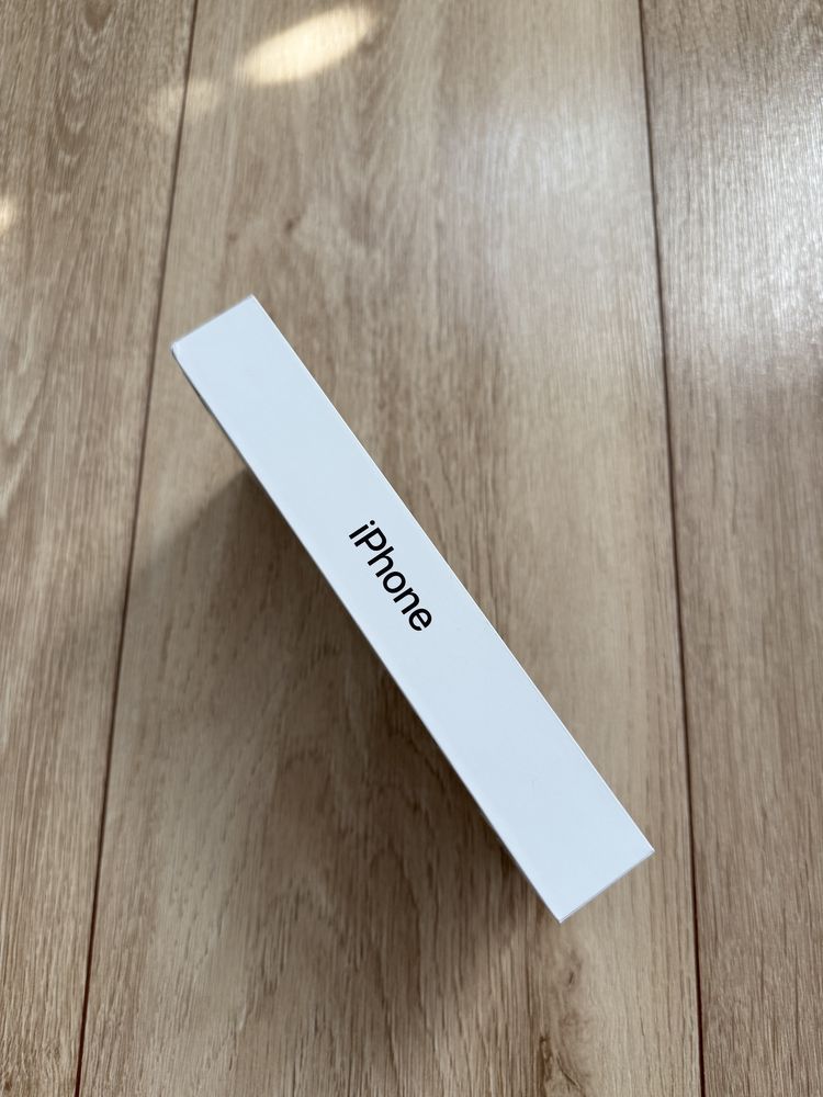 Iphone 16 (ЧИСТО НОВ) 128GB BLACK - 12м гаранция - неразпечатван