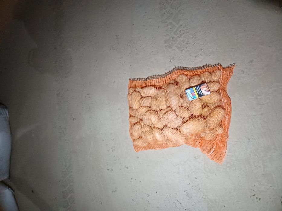 Cartofi albi cu miez galben amalaj 10kg si 25 kg