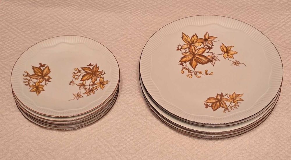 Seturi de farfurii și alte piese din inox