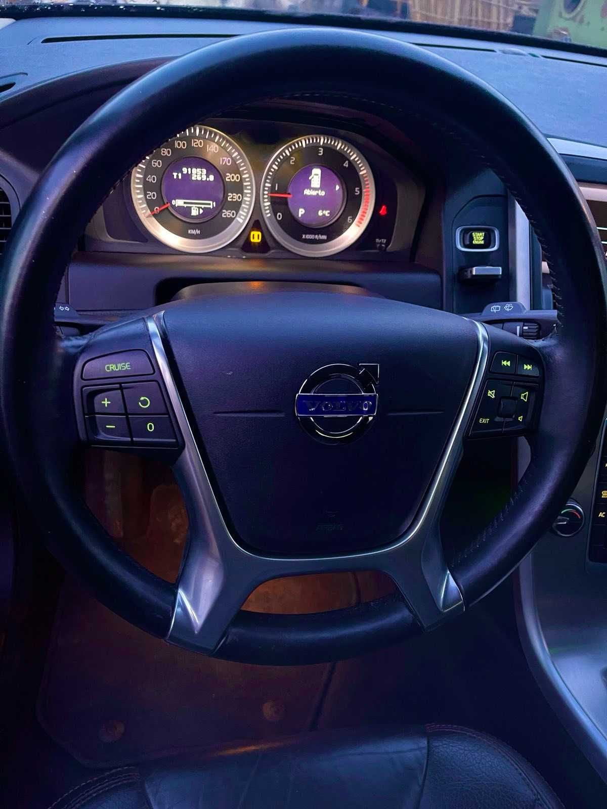 Volvo XC60 2.4 D3 нов внос