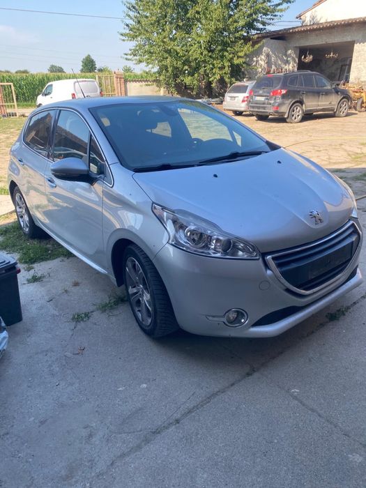 Peugeot 208 • 1.2 Benzină • An 2015 • Euro 6