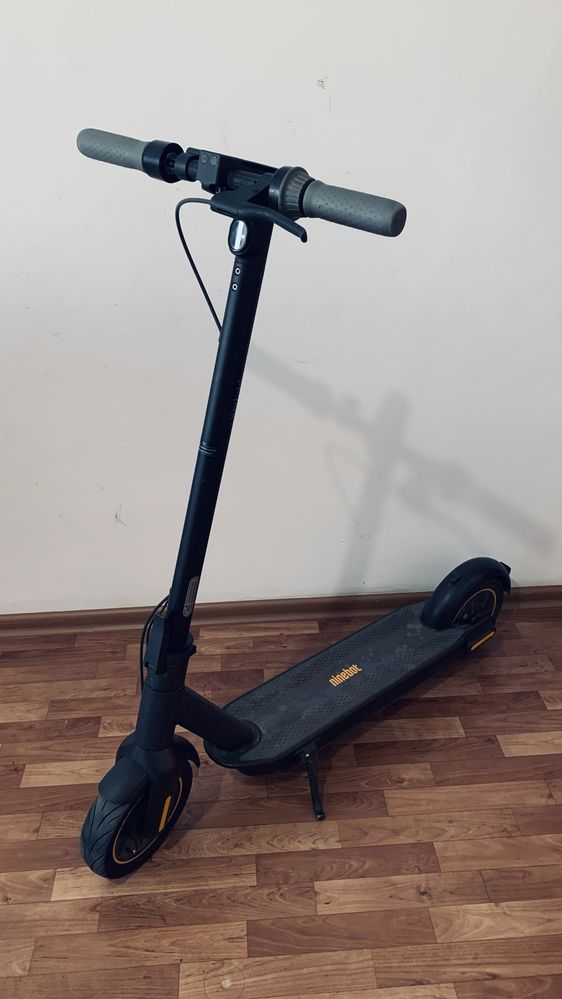 продам электрический Самокат Ninebot KickScooter Max G30 черный