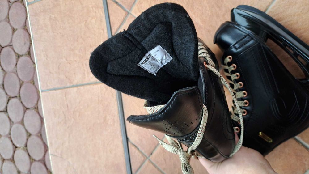 Patine Roces Slapshot Black -- piele -- ca noi!