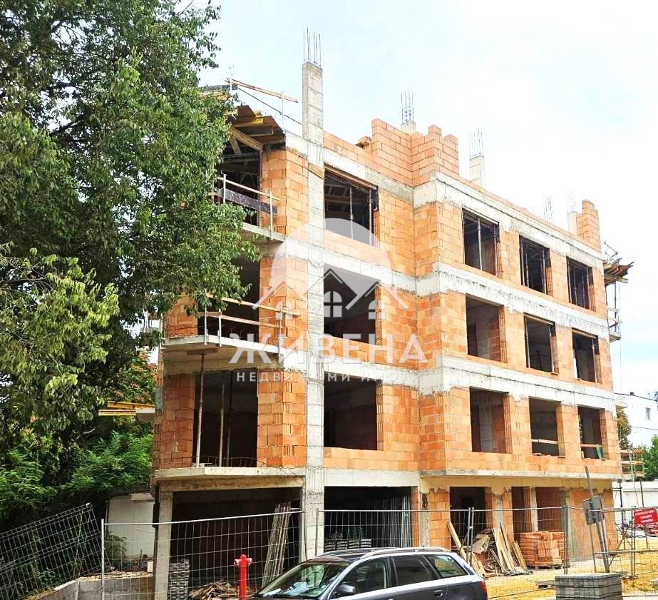 Продава се Тристаен апартамент в Варна, Базар Левски - 96 кв.м за 2466 €/кв.м - Снимка #4