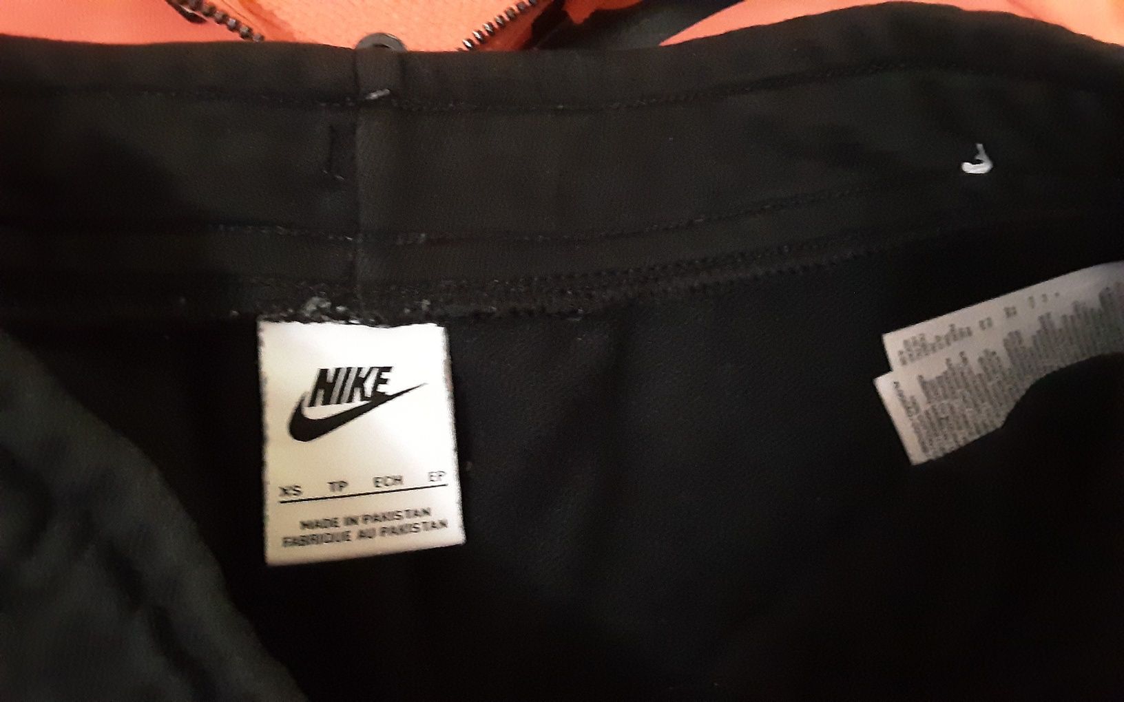 (XS) NIKE оригинални долница(69лв) и горници(69лв)