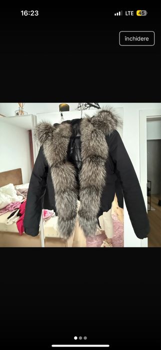 Geaca cu  blana naturala.