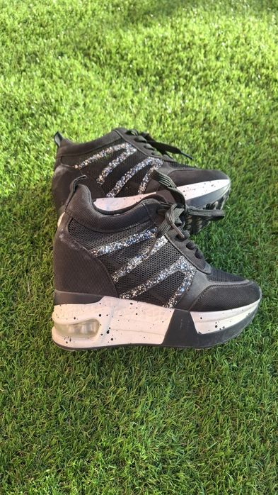 Дамски обувки с чанта няколко варианта