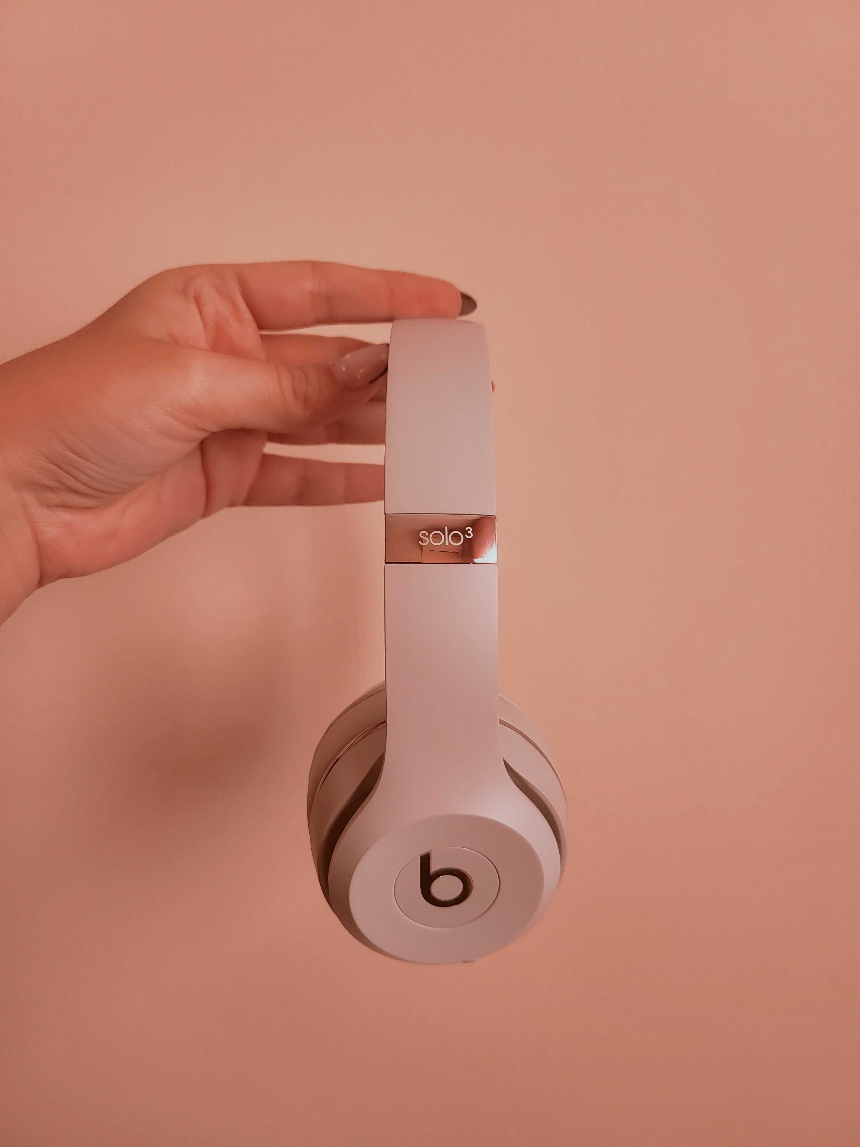 Слушалки Beats Solo 3 wireless Satin Silver, използвани само седмица