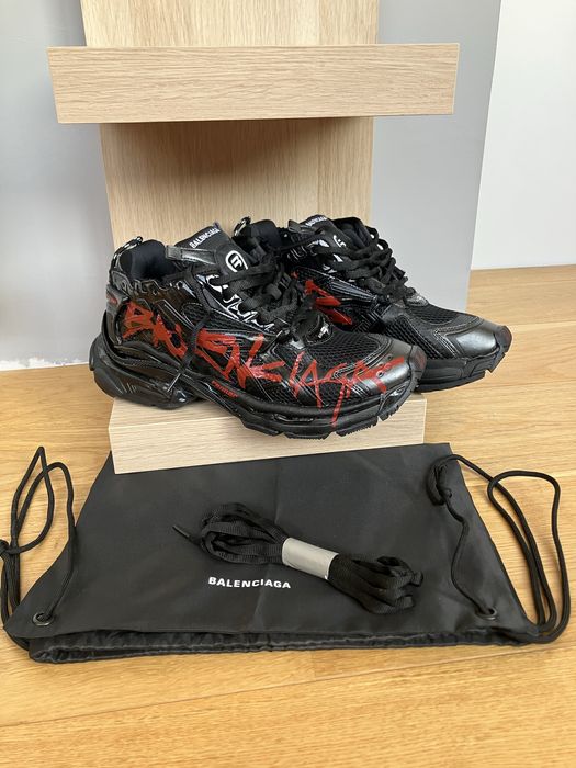 Balenciaga runner graffiti