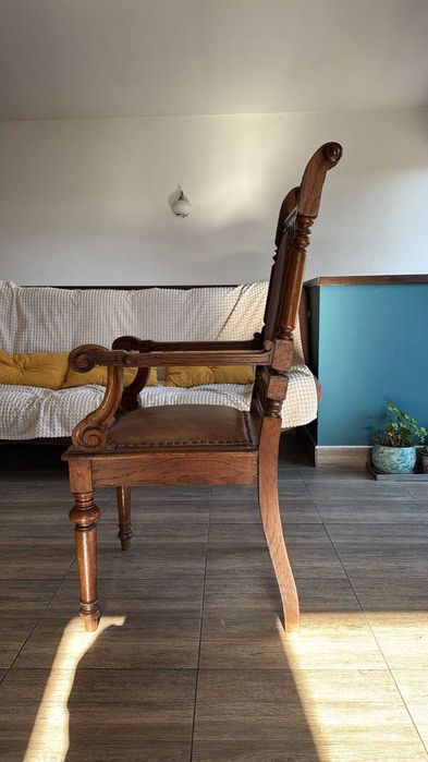 Vând scaun/tron model deosebit