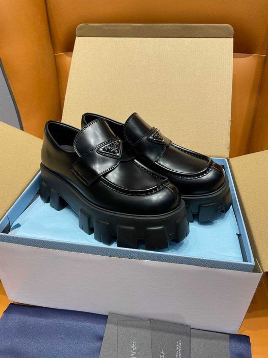 Лоуфъри: PRADA SS2025 кецове сникърси маратонки