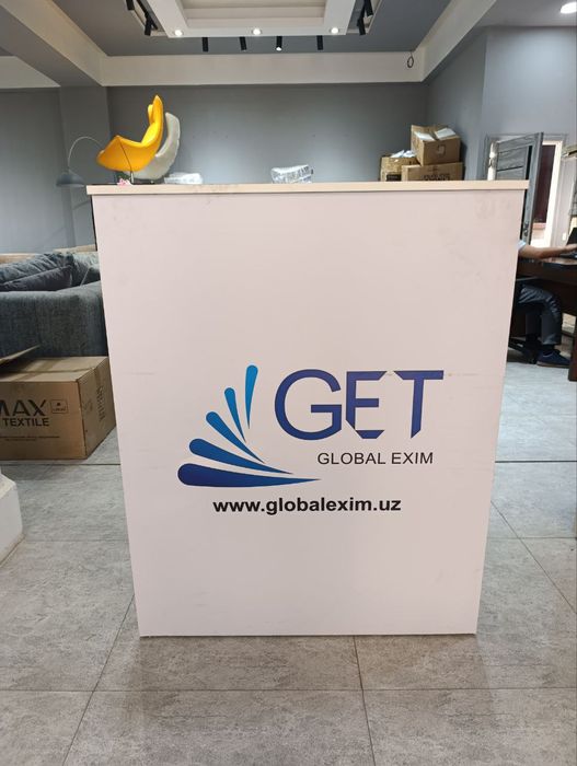 Reception stoli sotiladi
Продаётся ресепшн-стол