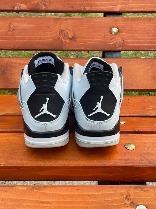 Jordan 4 Military Black - 44.5