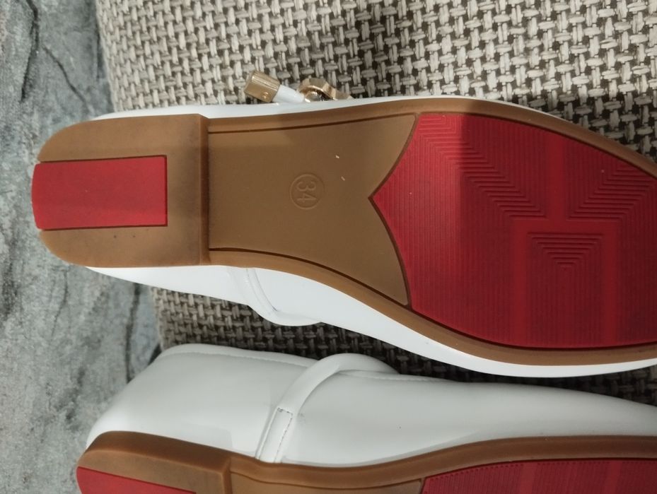 Продается обувь для девочек